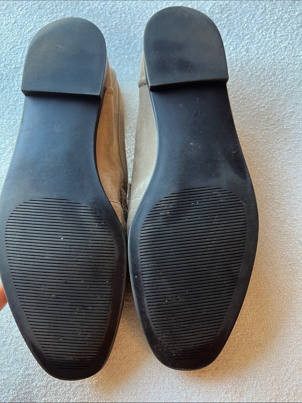 Steve Madden Women’s Suede Loafers in Tan with Gold Bit - Picture 8 of 10